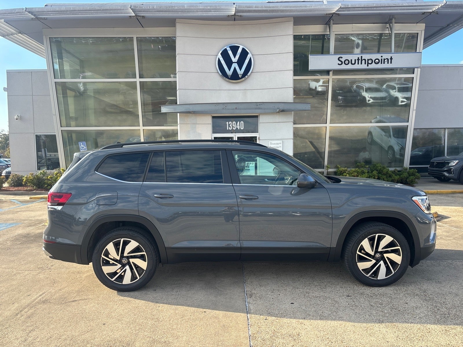 2026 Volkswagen Atlas 2.0T SE w/Technology