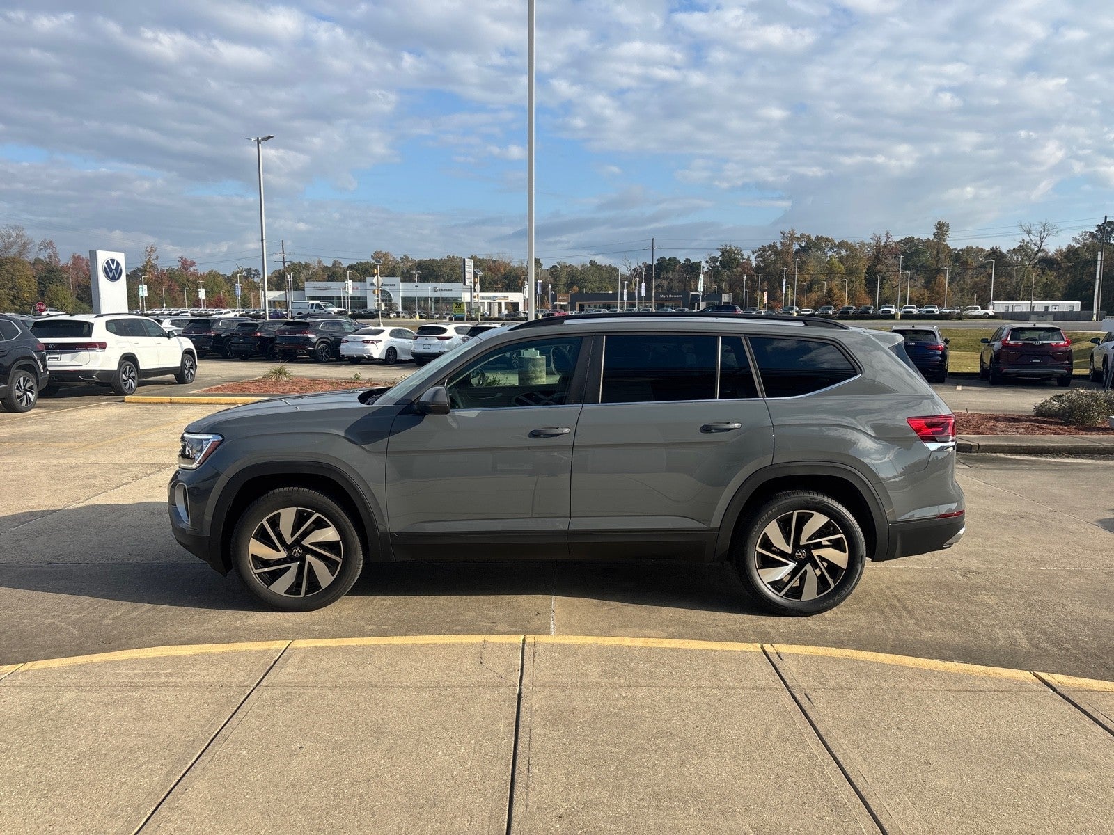 2026 Volkswagen Atlas 2.0T SE w/Technology