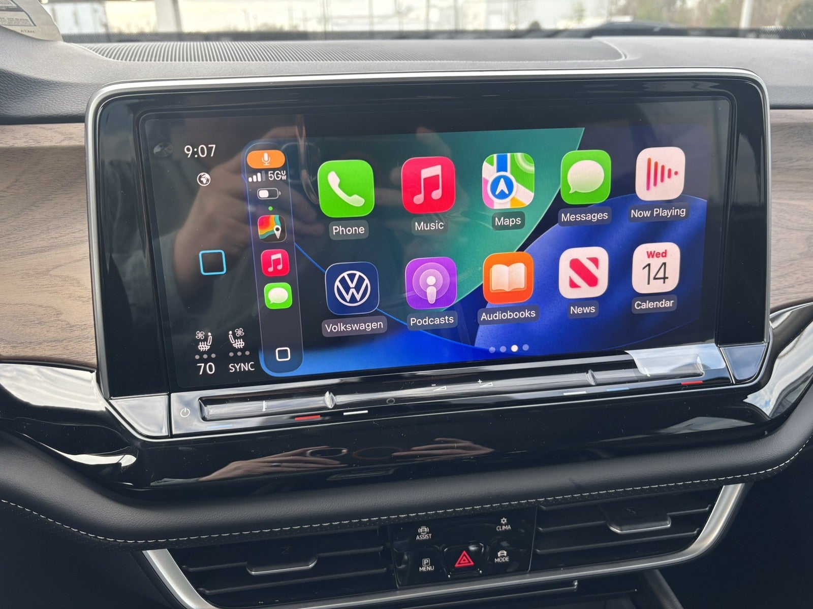 2026 Volkswagen Atlas 2.0T SE w/Technology