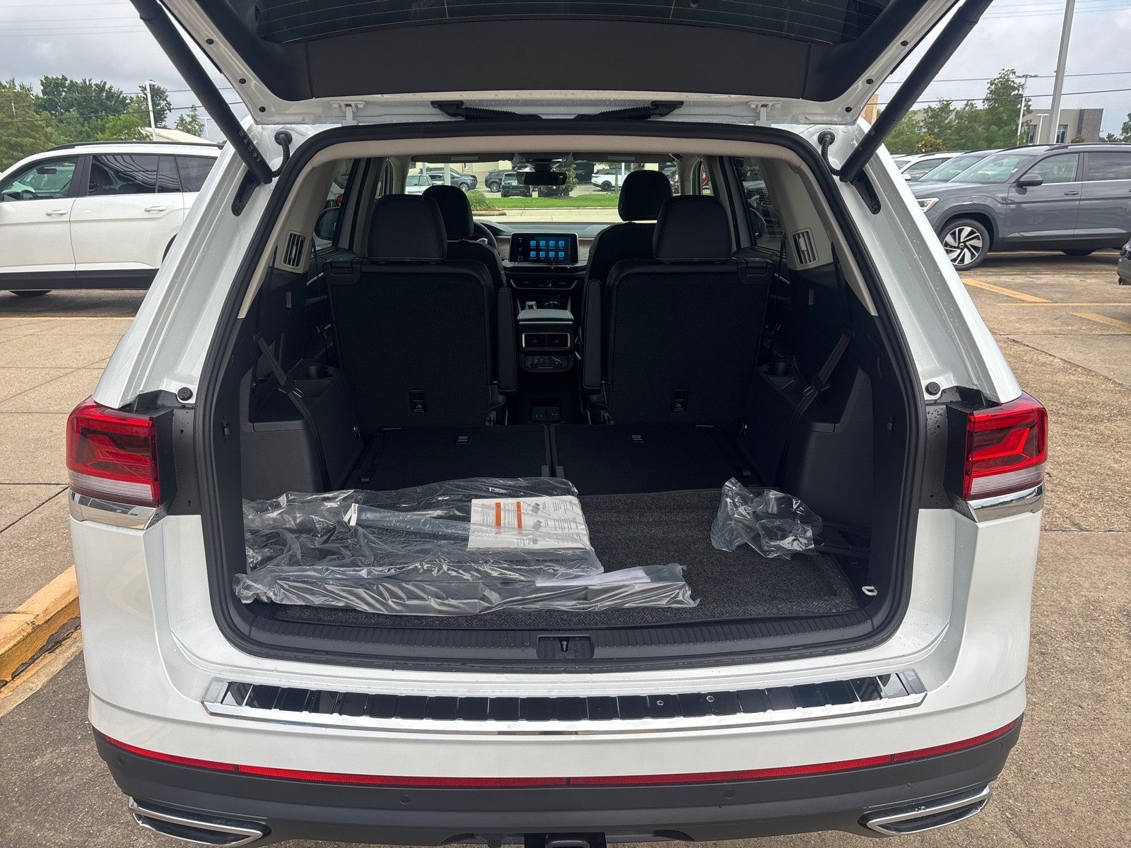 2026 Volkswagen Atlas 2.0T SE w/Technology