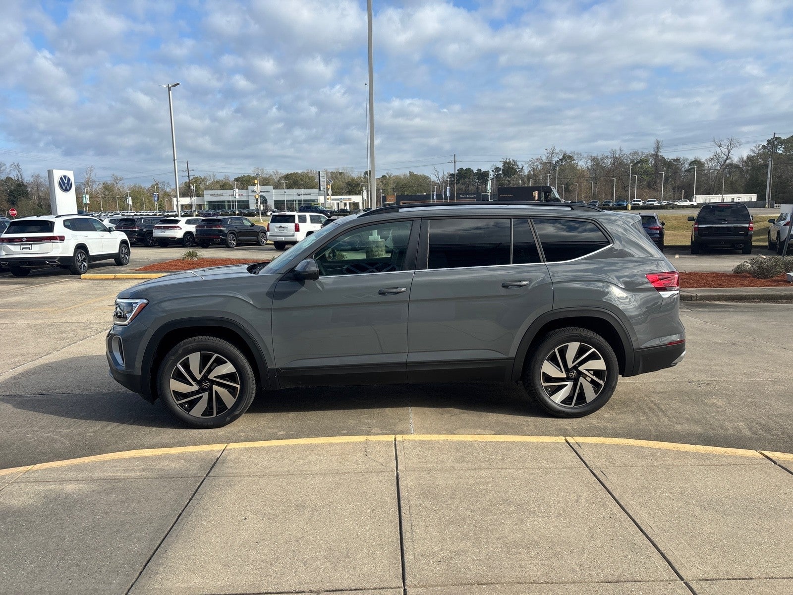 2026 Volkswagen Atlas 2.0T SE w/Technology