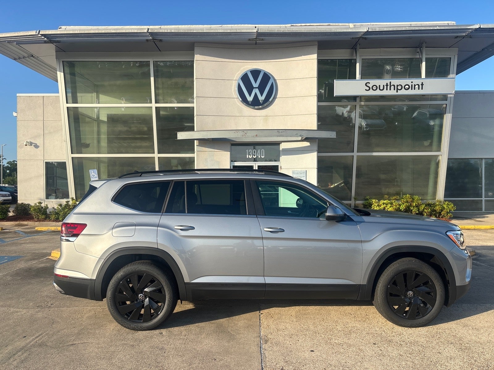 2026 Volkswagen Atlas 2.0T SE w/Technology