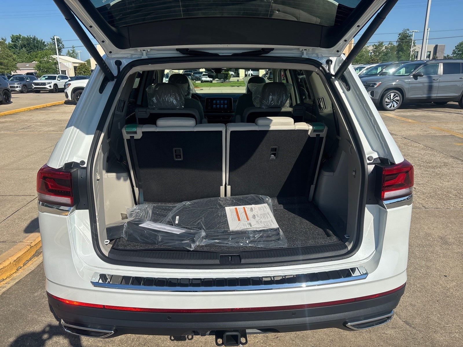 2026 Volkswagen Atlas 2.0T SE w/Technology