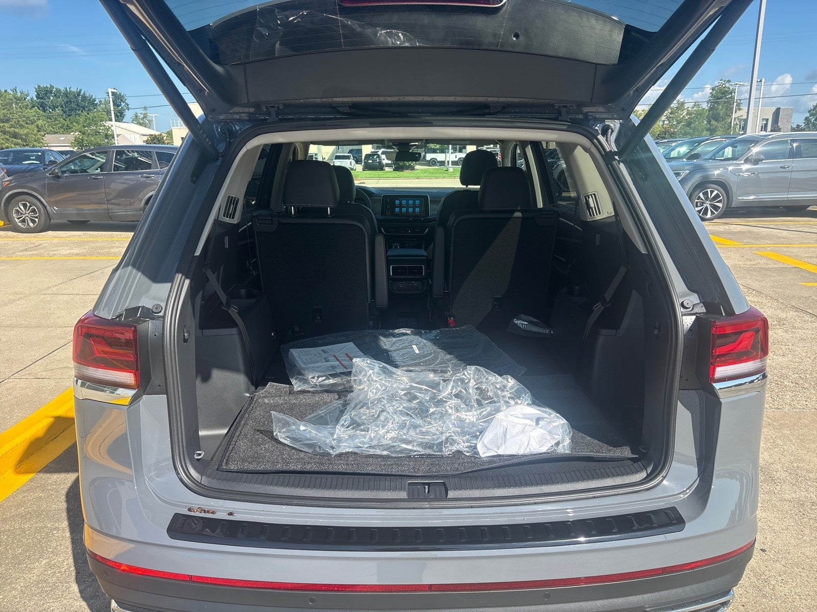 2026 Volkswagen Atlas 2.0T SE w/Technology