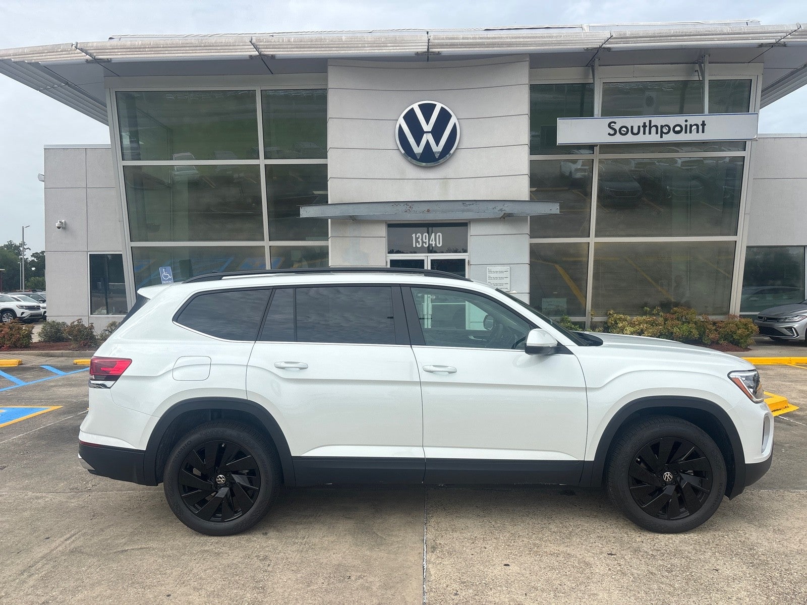 2026 Volkswagen Atlas 2.0T SE w/Technology
