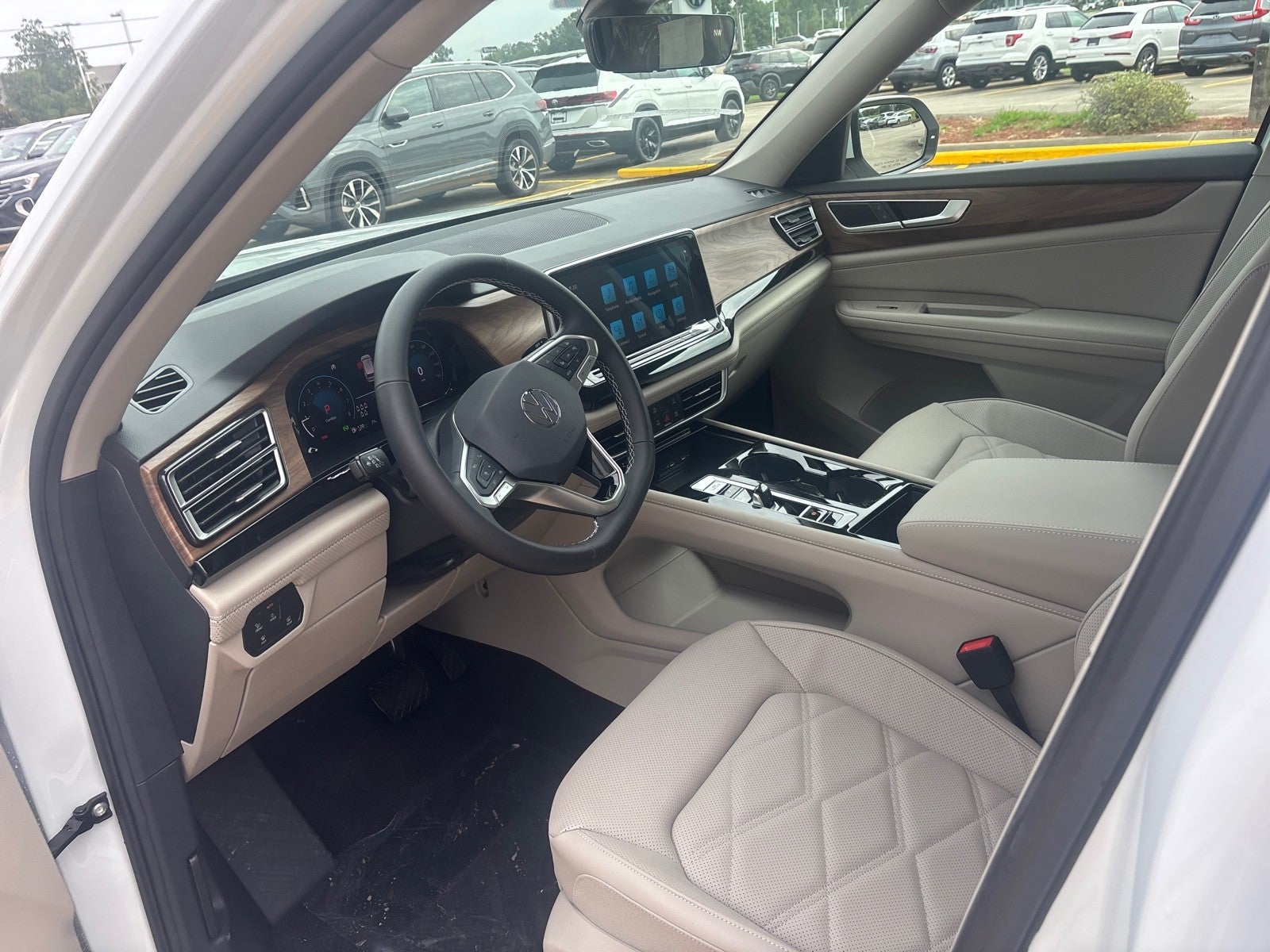 2026 Volkswagen Atlas 2.0T SE w/Technology