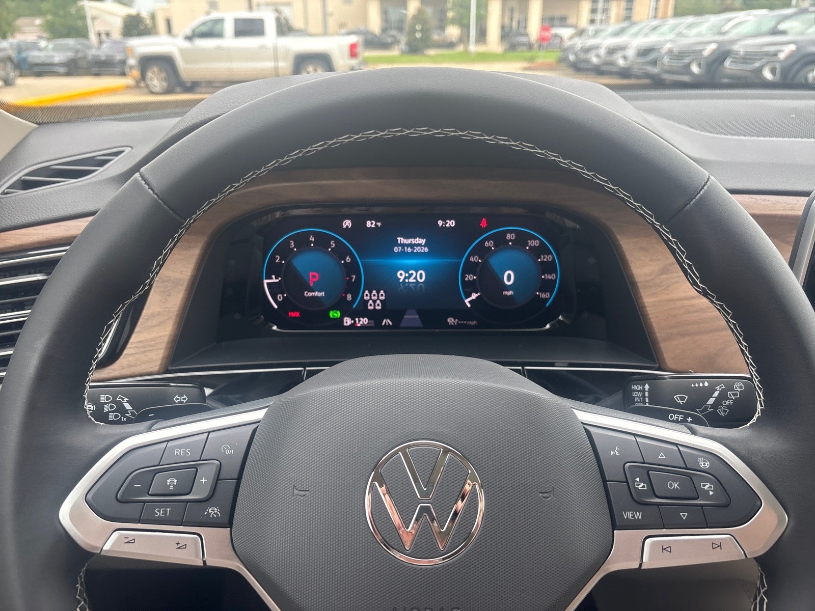 2026 Volkswagen Atlas 2.0T SE w/Technology