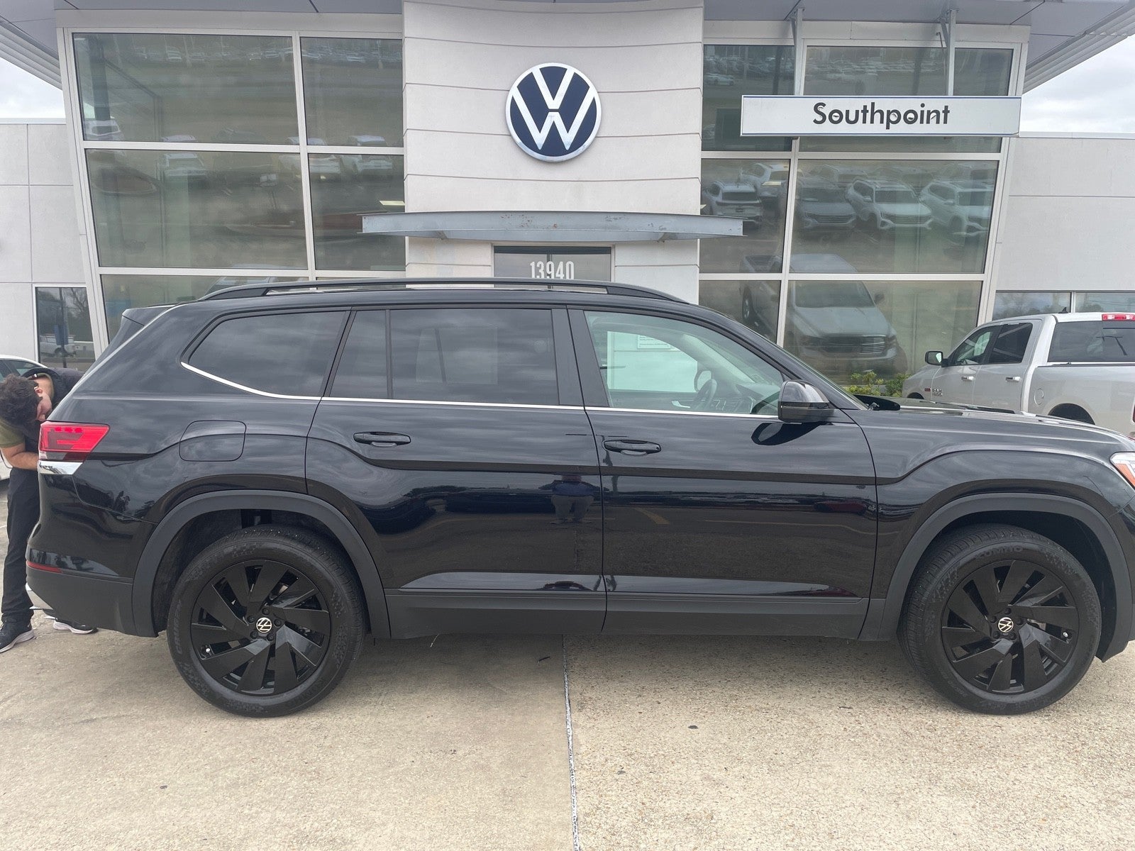 2025 Volkswagen Atlas 2.0T SE w/Technology