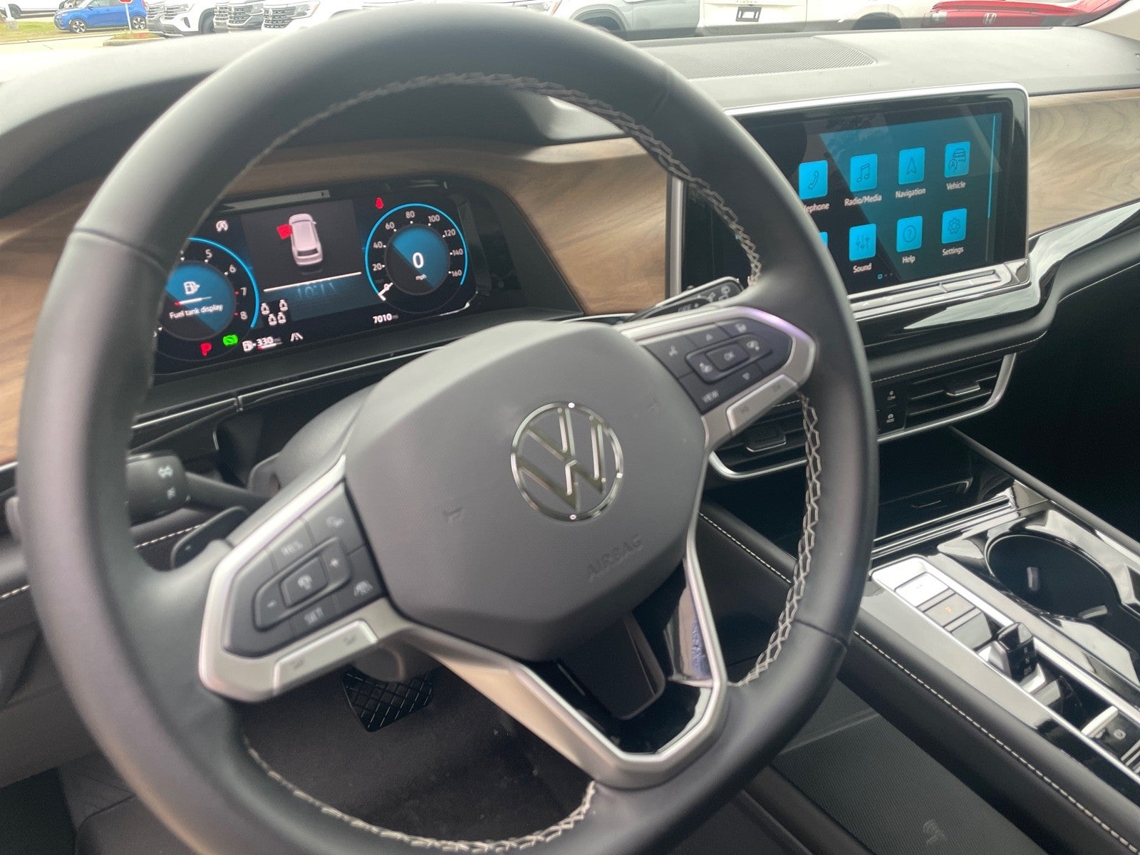 2025 Volkswagen Atlas 2.0T SE w/Technology