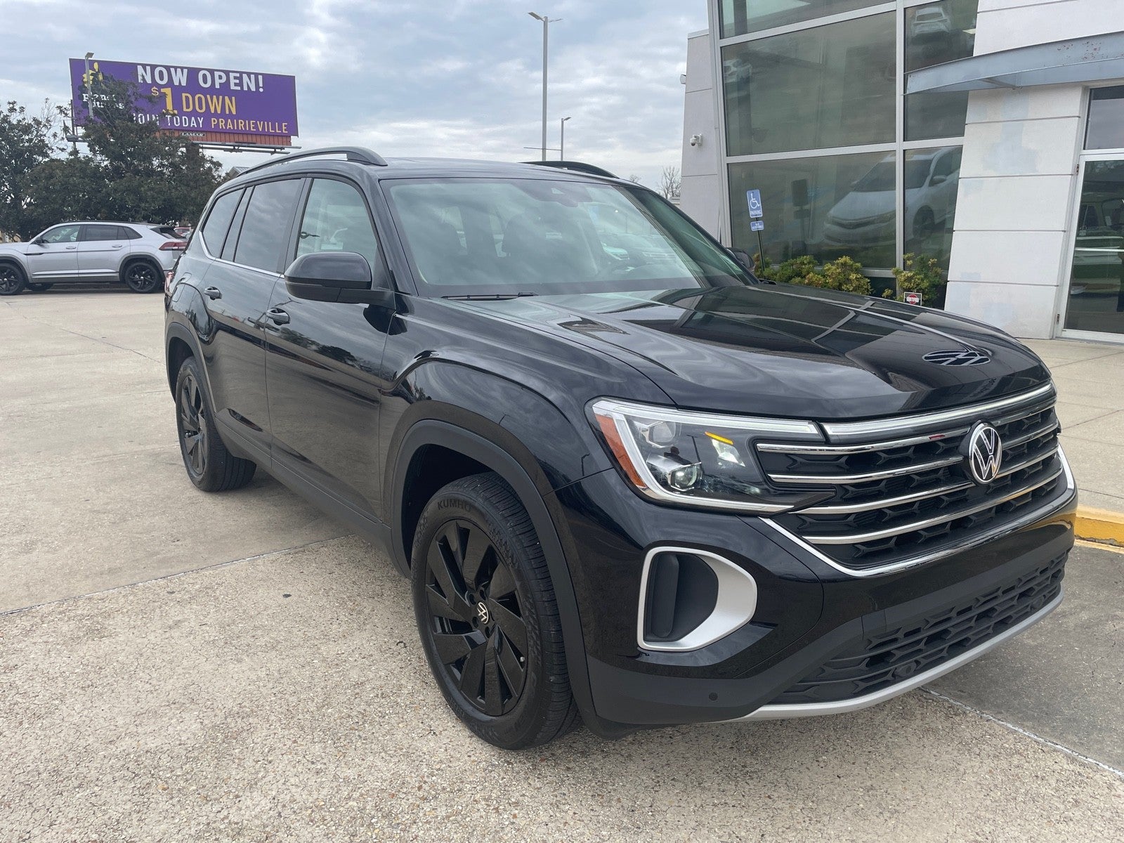 2025 Volkswagen Atlas 2.0T SE w/Technology