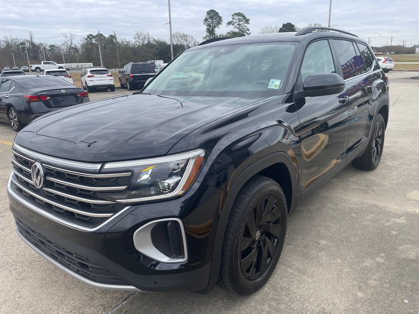 2025 Volkswagen Atlas 2.0T SE w/Technology