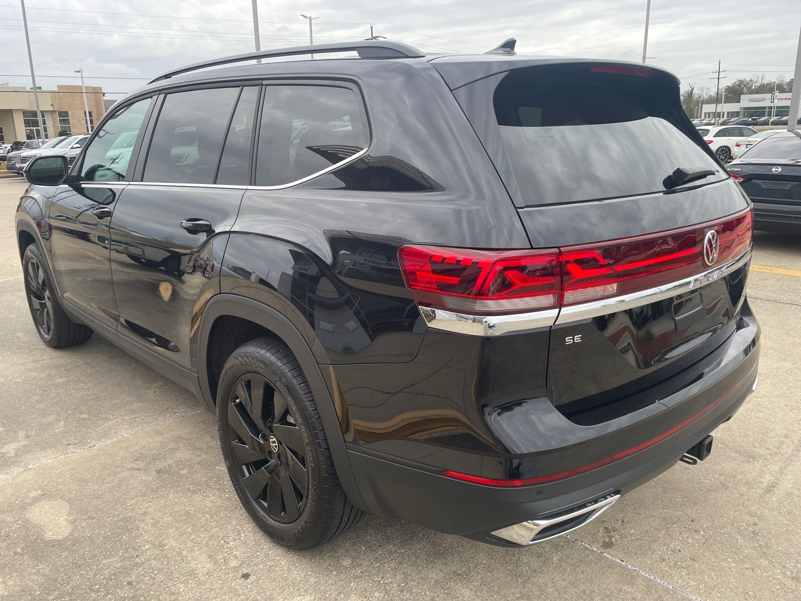 2025 Volkswagen Atlas 2.0T SE w/Technology