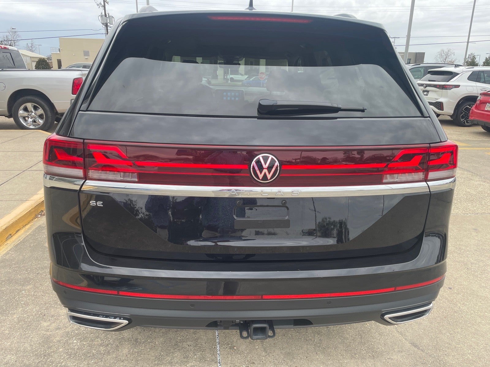 2025 Volkswagen Atlas 2.0T SE w/Technology