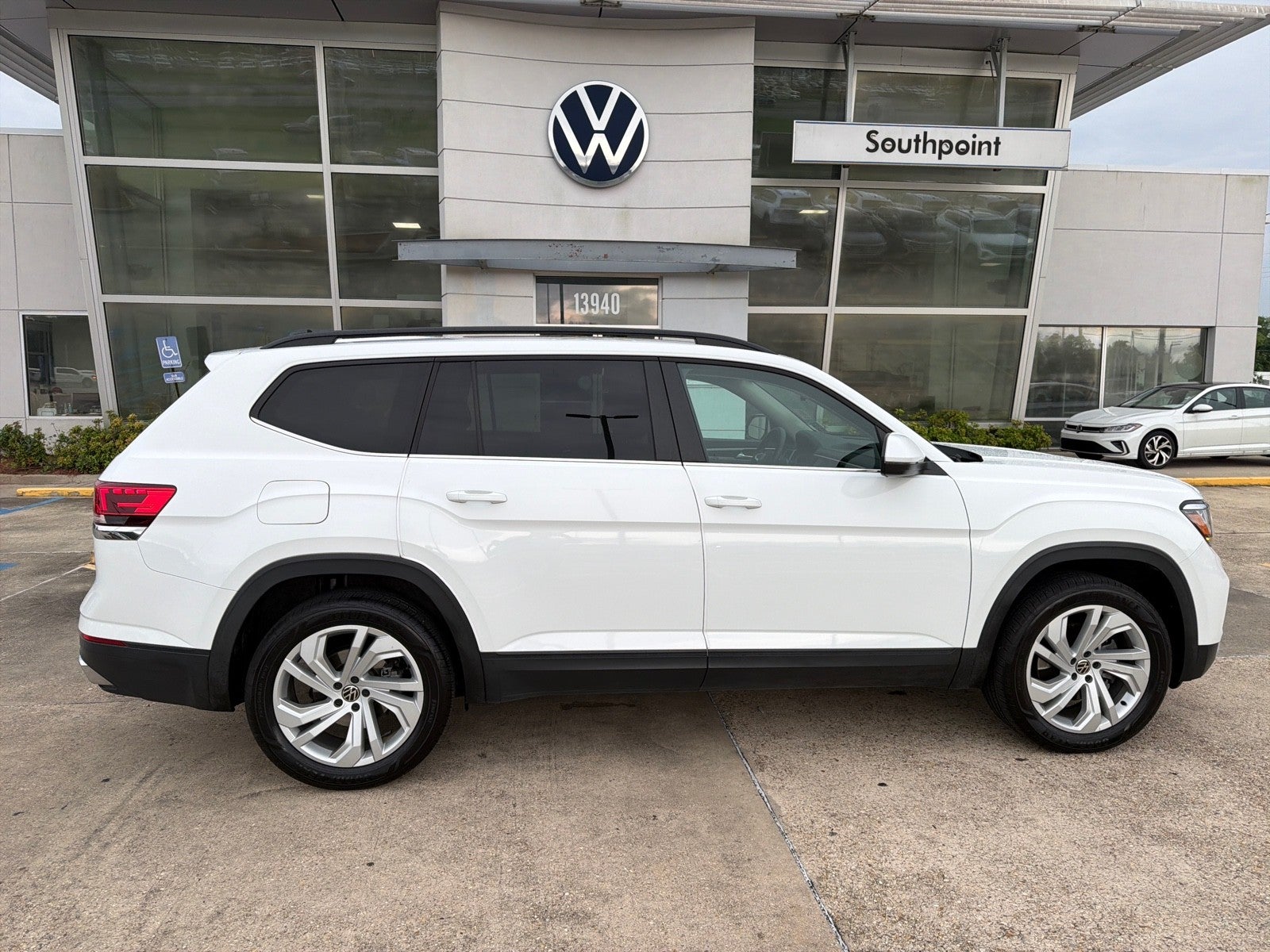 2021 Volkswagen Atlas 3.6L V6 SE w/Technology