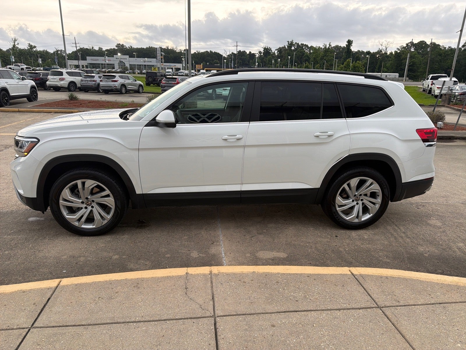 2021 Volkswagen Atlas 3.6L V6 SE w/Technology