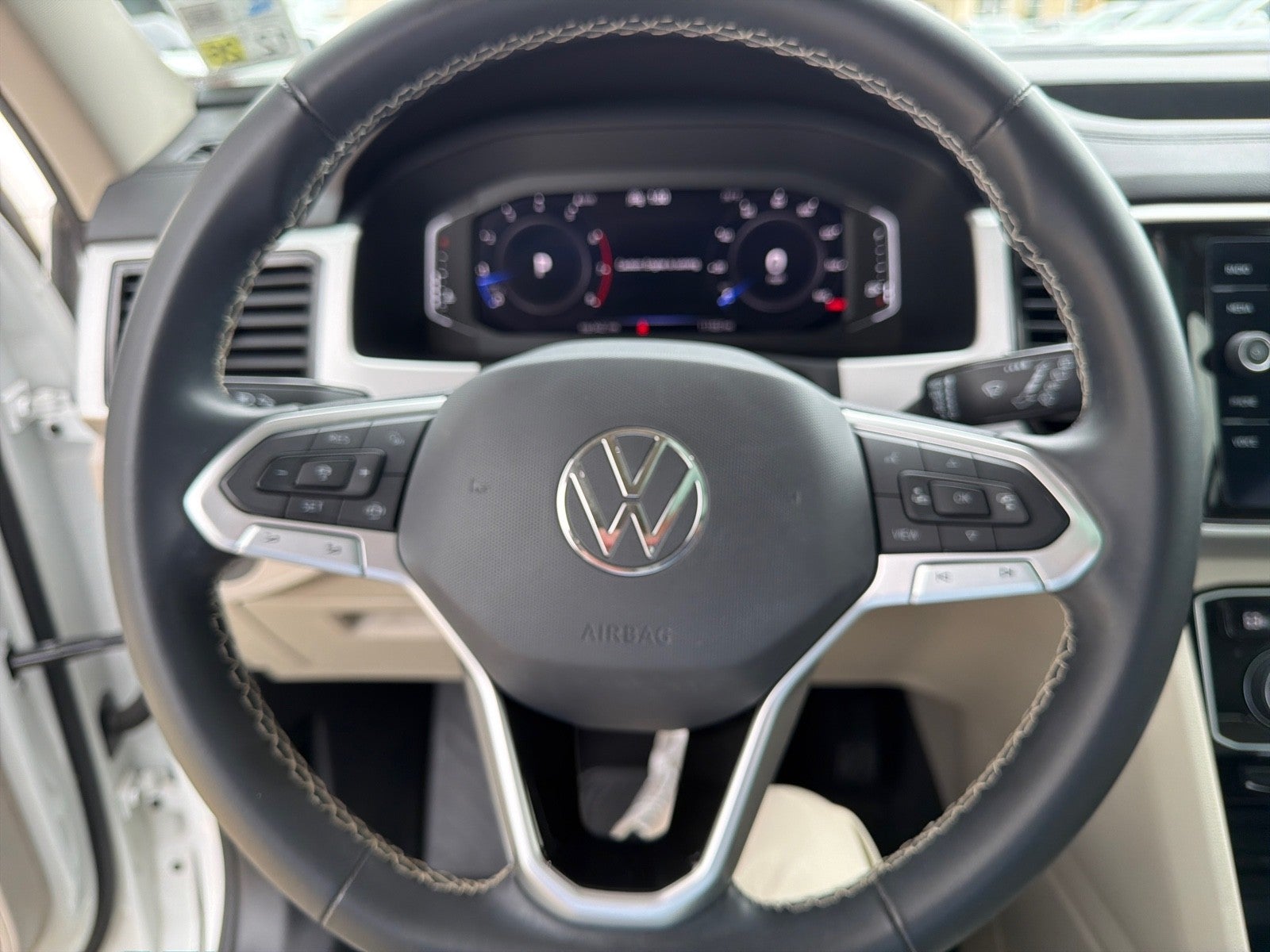 2022 Volkswagen Atlas 3.6L V6 SE w/Technology