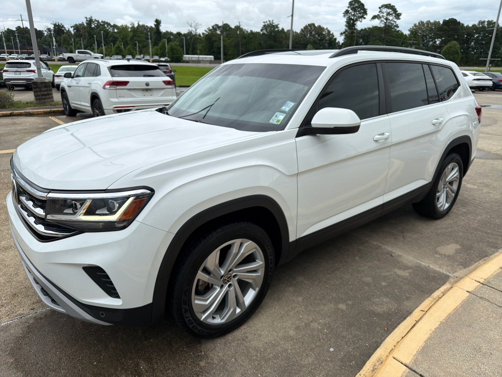 2022 Volkswagen Atlas 3.6L V6 SE w/Technology