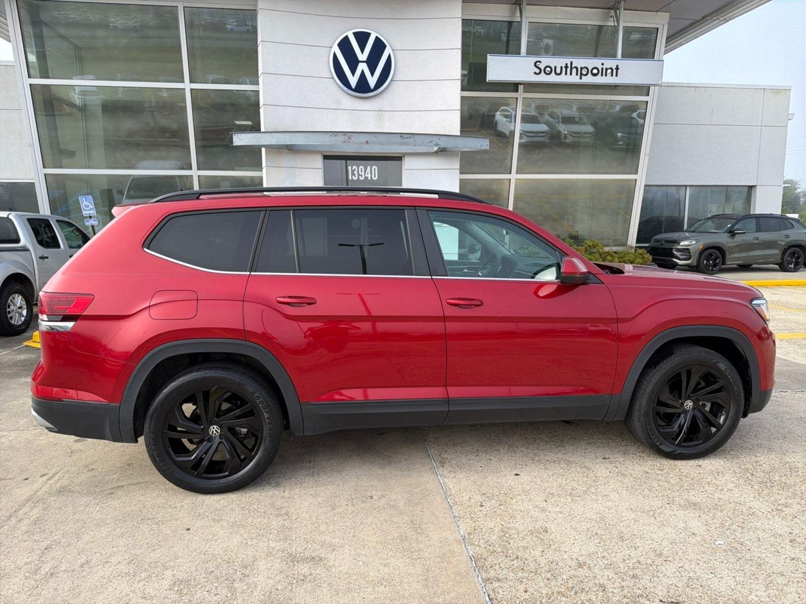 2023 Volkswagen Atlas 3.6L V6 SE w/Technology