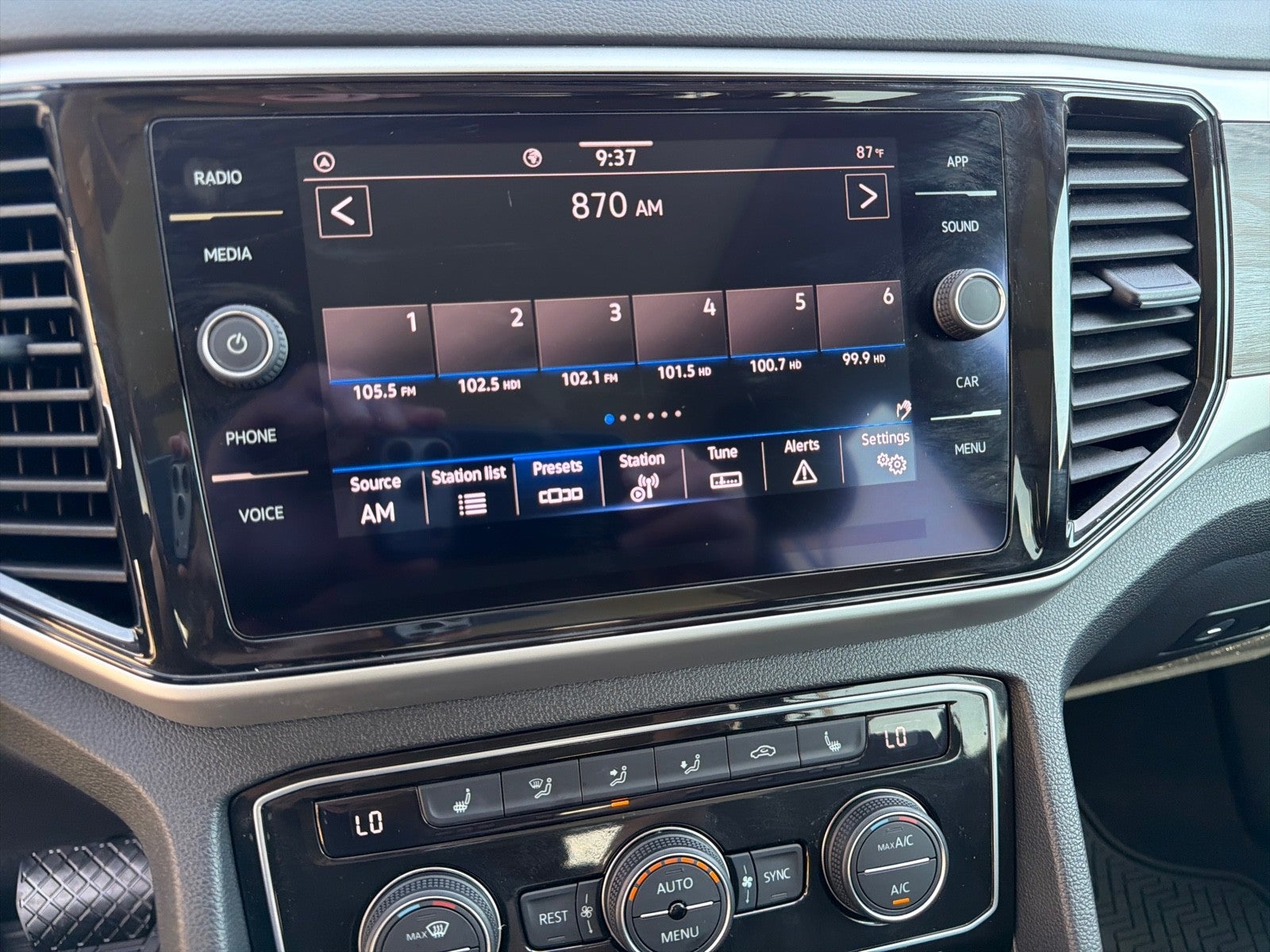 2022 Volkswagen Atlas 3.6L V6 SE w/Technology