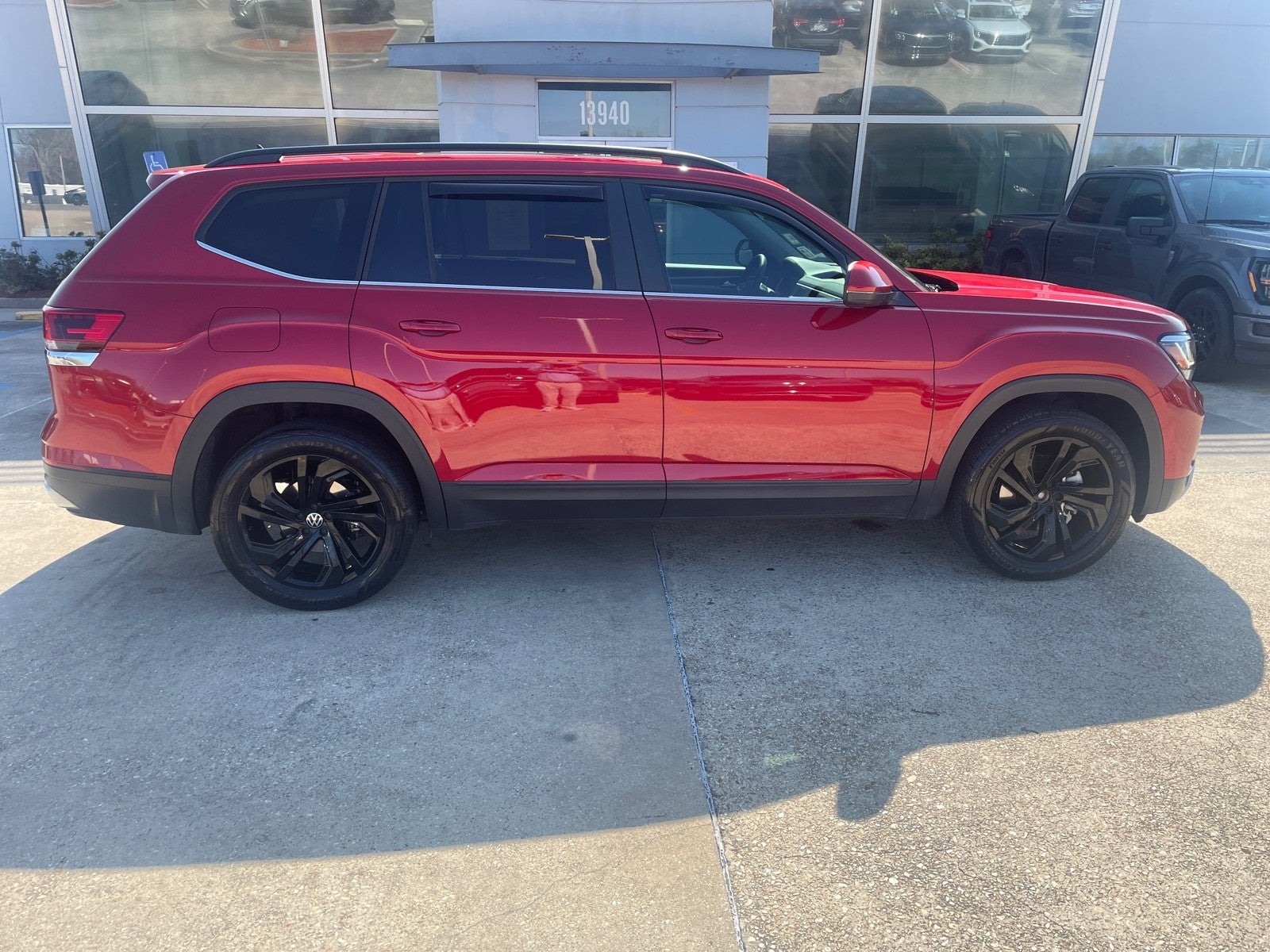 2023 Volkswagen Atlas 3.6L V6 SE w/Technology