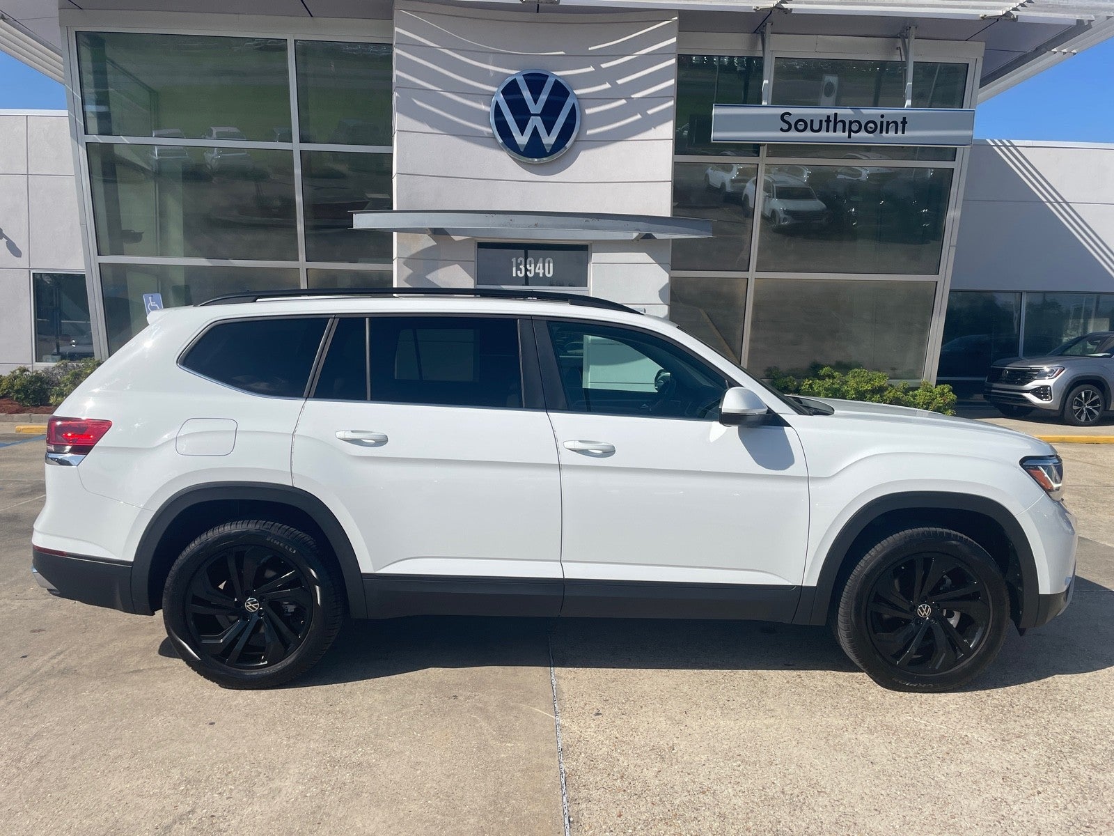2022 Volkswagen Atlas 3.6L V6 SE w/Technology
