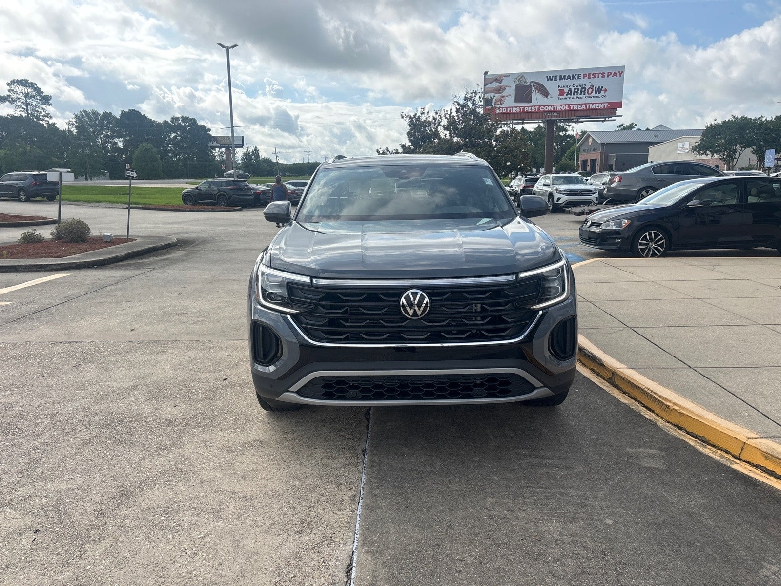 2026 Volkswagen Atlas Cross Sport 2.0T SE w/Technology