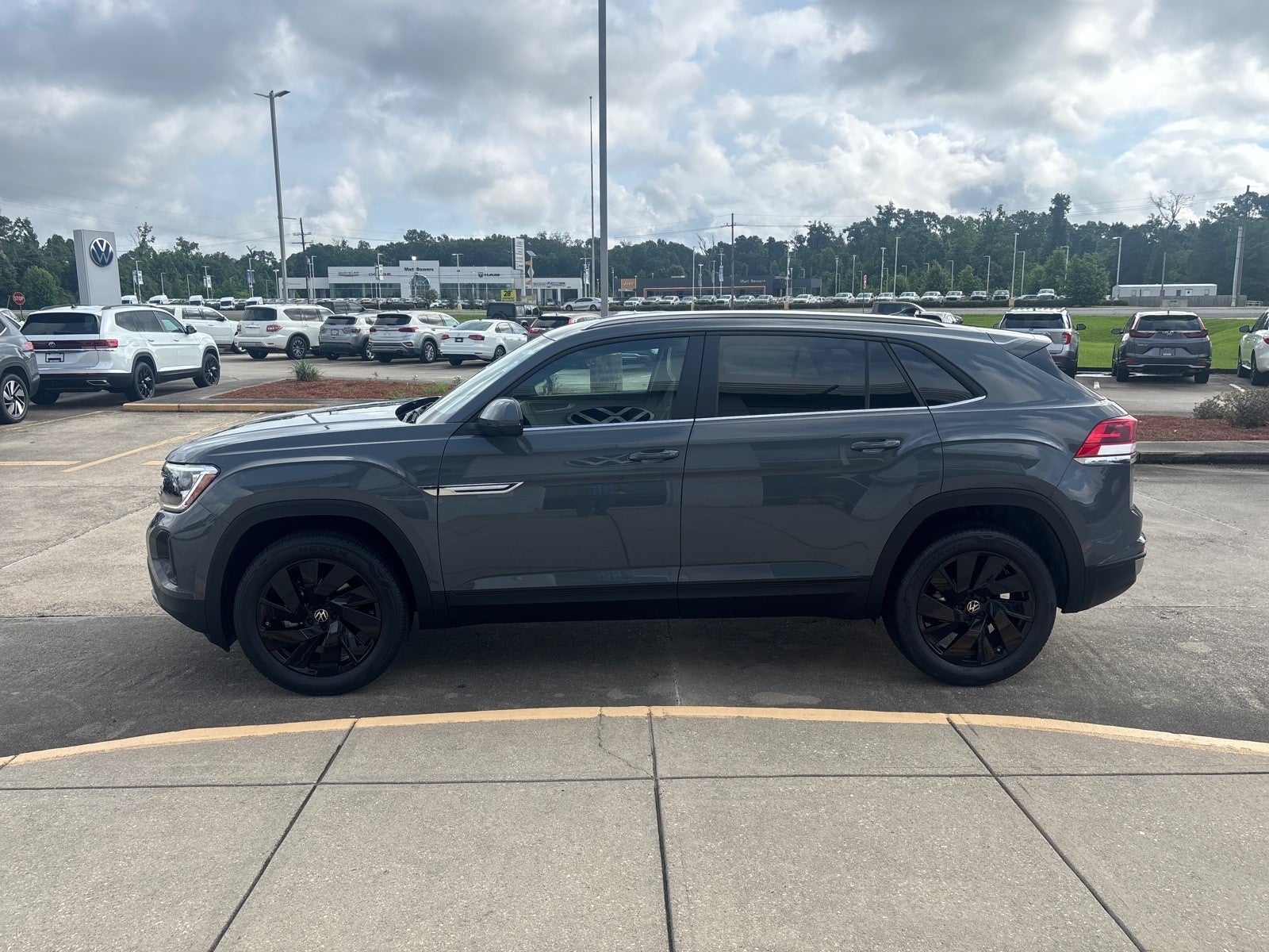 2026 Volkswagen Atlas Cross Sport 2.0T SE w/Technology