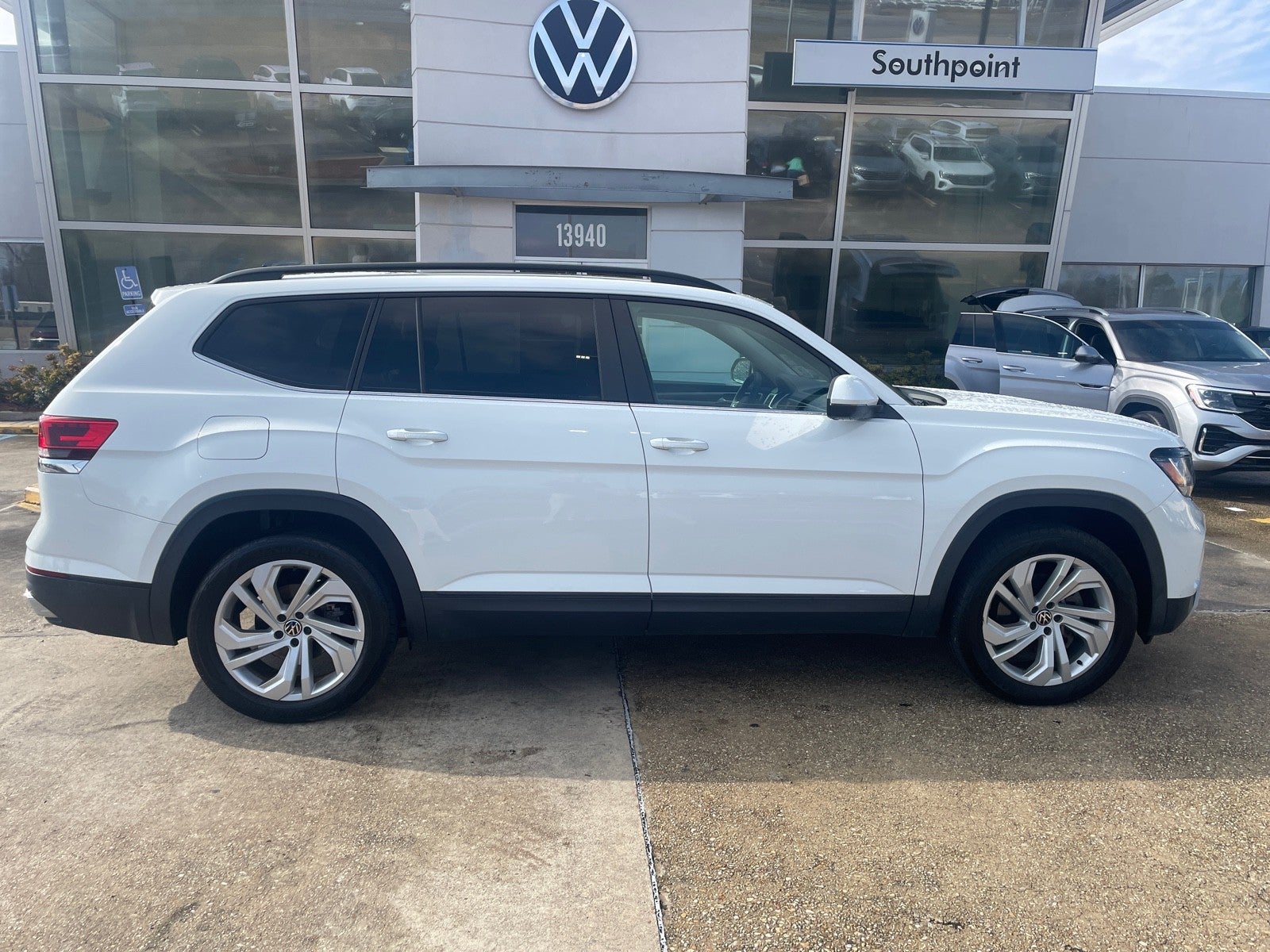 2021 Volkswagen Atlas 3.6L V6 SE w/Technology