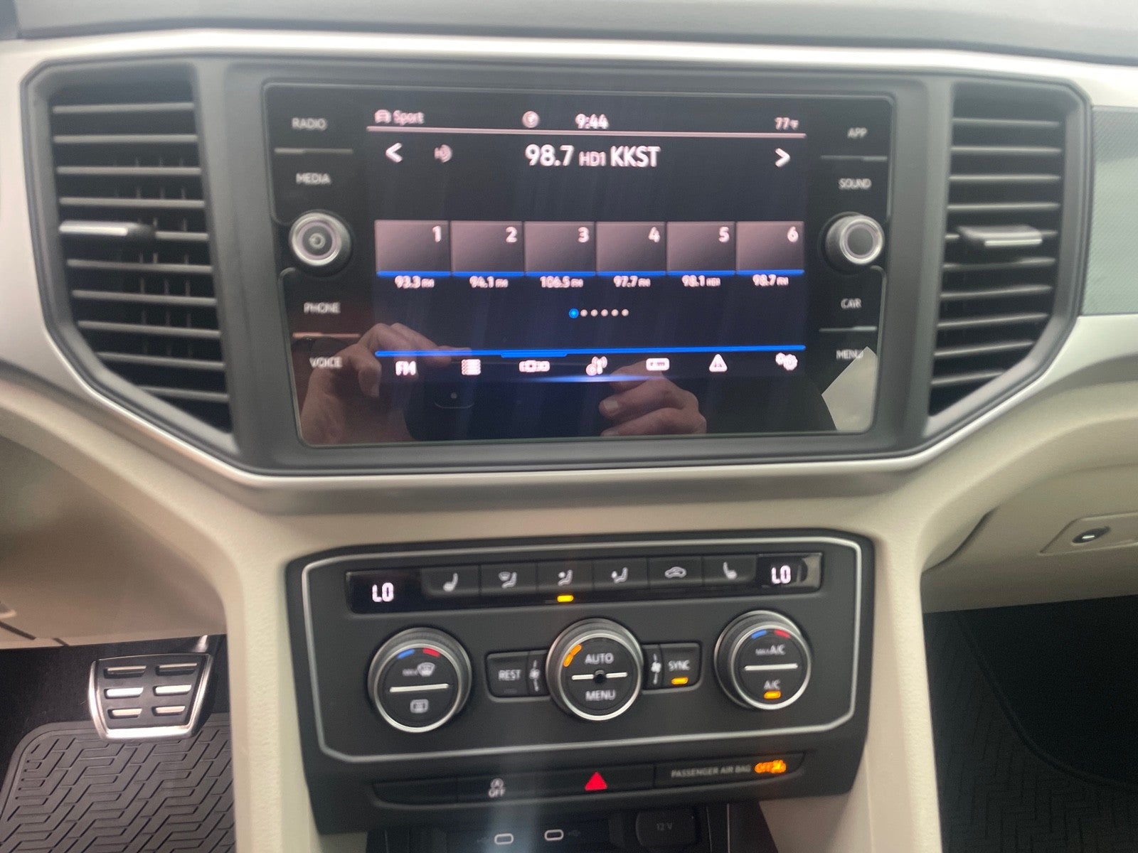 2021 Volkswagen Atlas 3.6L V6 SE w/Technology R-Line