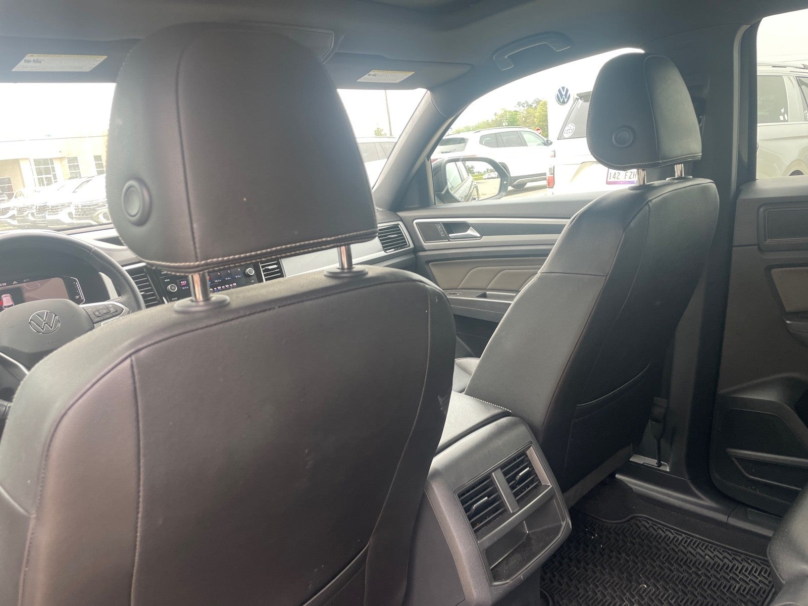 2023 Volkswagen Atlas Cross Sport 2.0T SEL R-Line Black