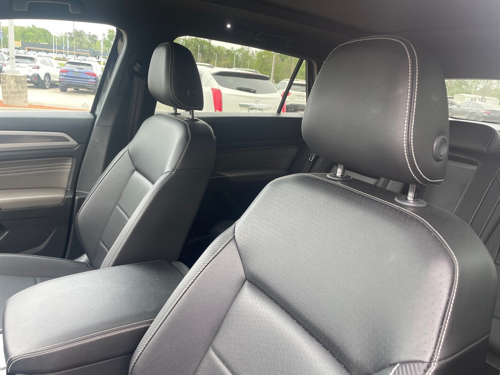 2023 Volkswagen Atlas Cross Sport 2.0T SEL R-Line Black