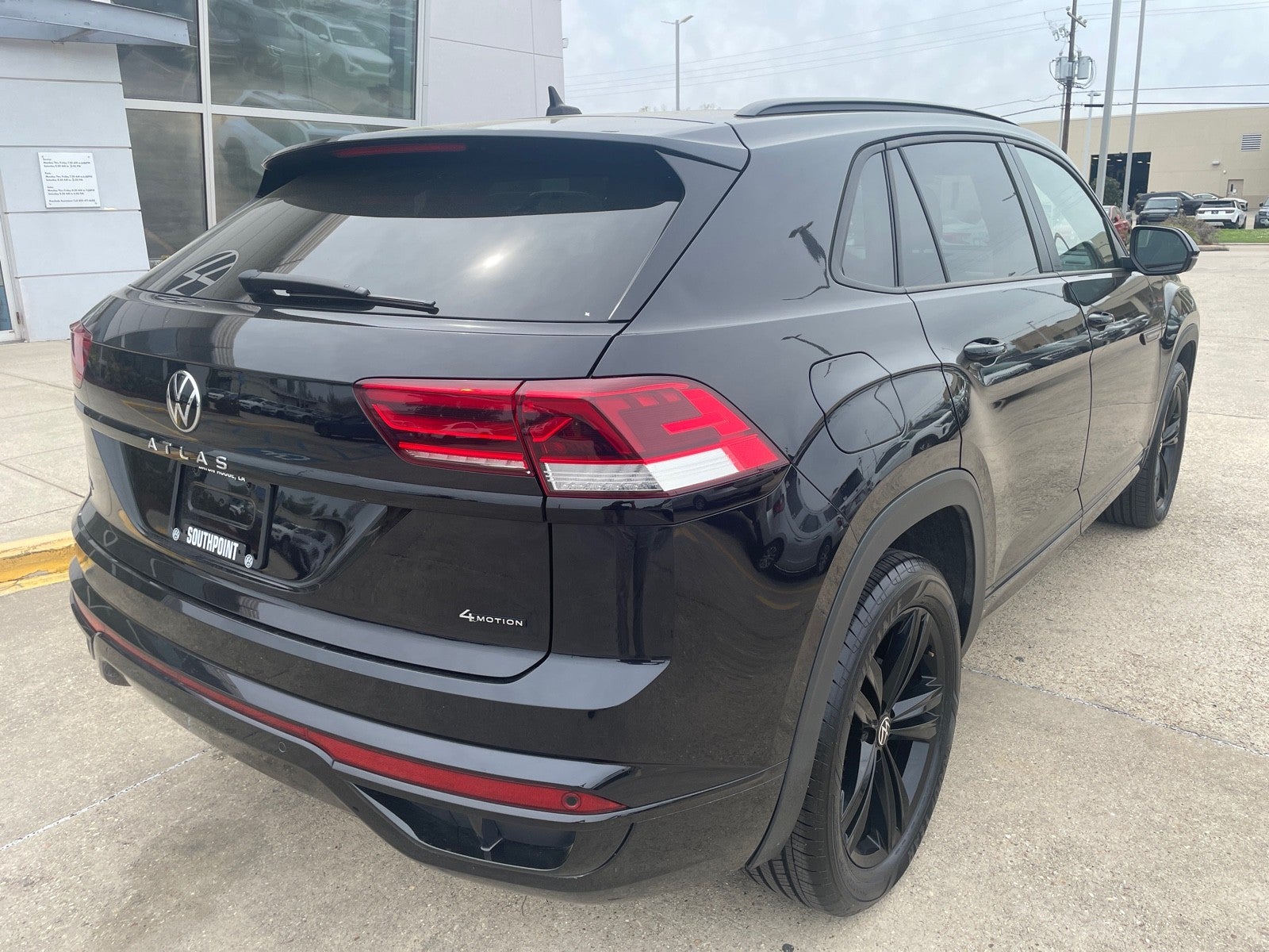 2023 Volkswagen Atlas Cross Sport 2.0T SEL R-Line Black