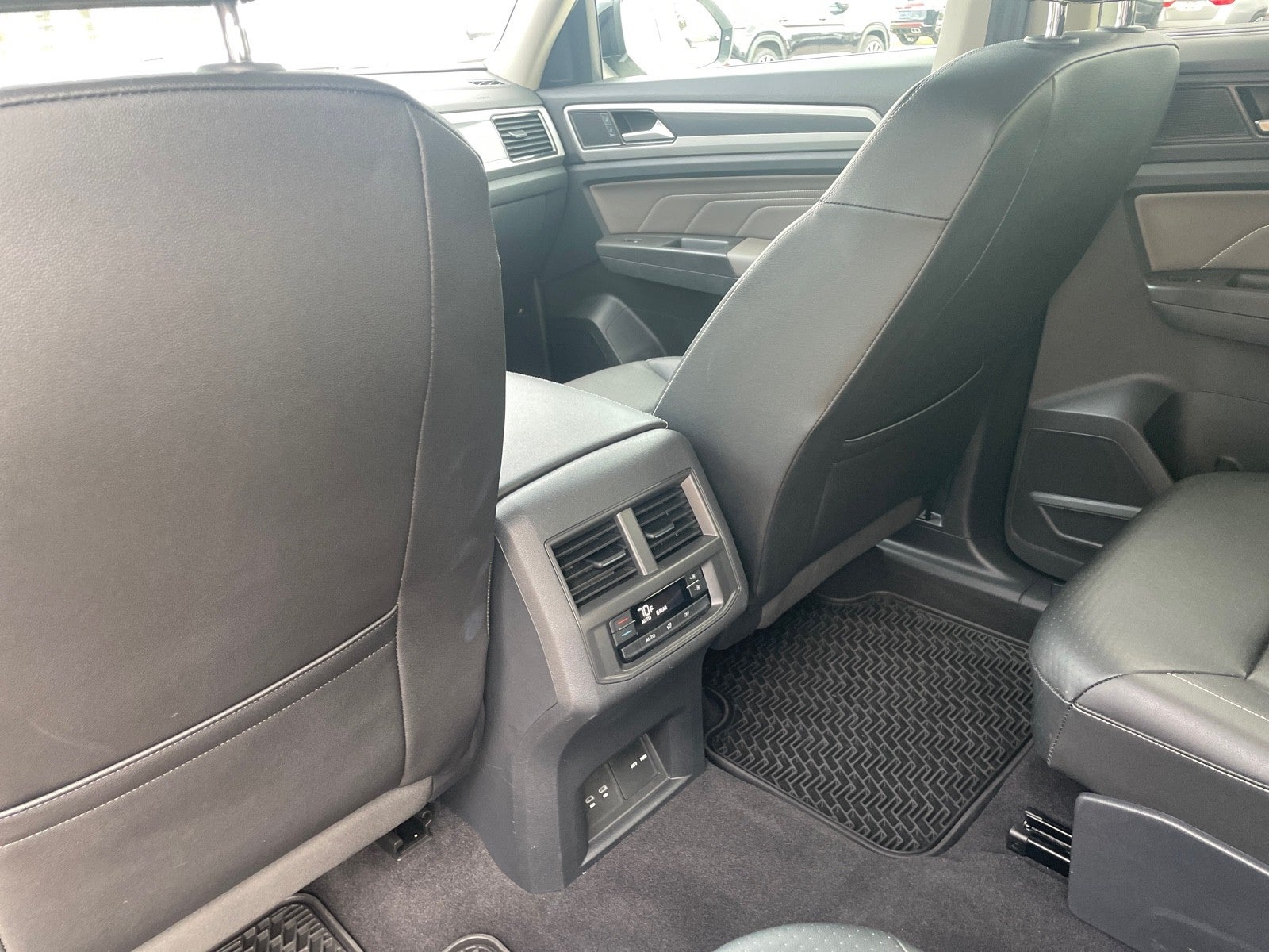 2023 Volkswagen Atlas 3.6L V6 SEL R-Line Black