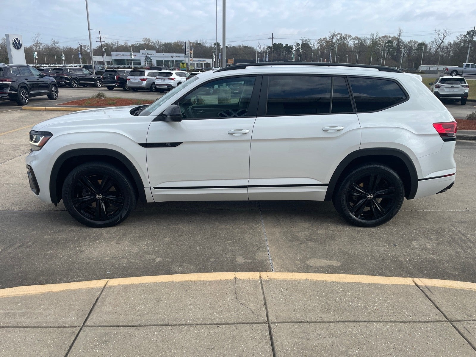 2023 Volkswagen Atlas 3.6L V6 SEL R-Line Black