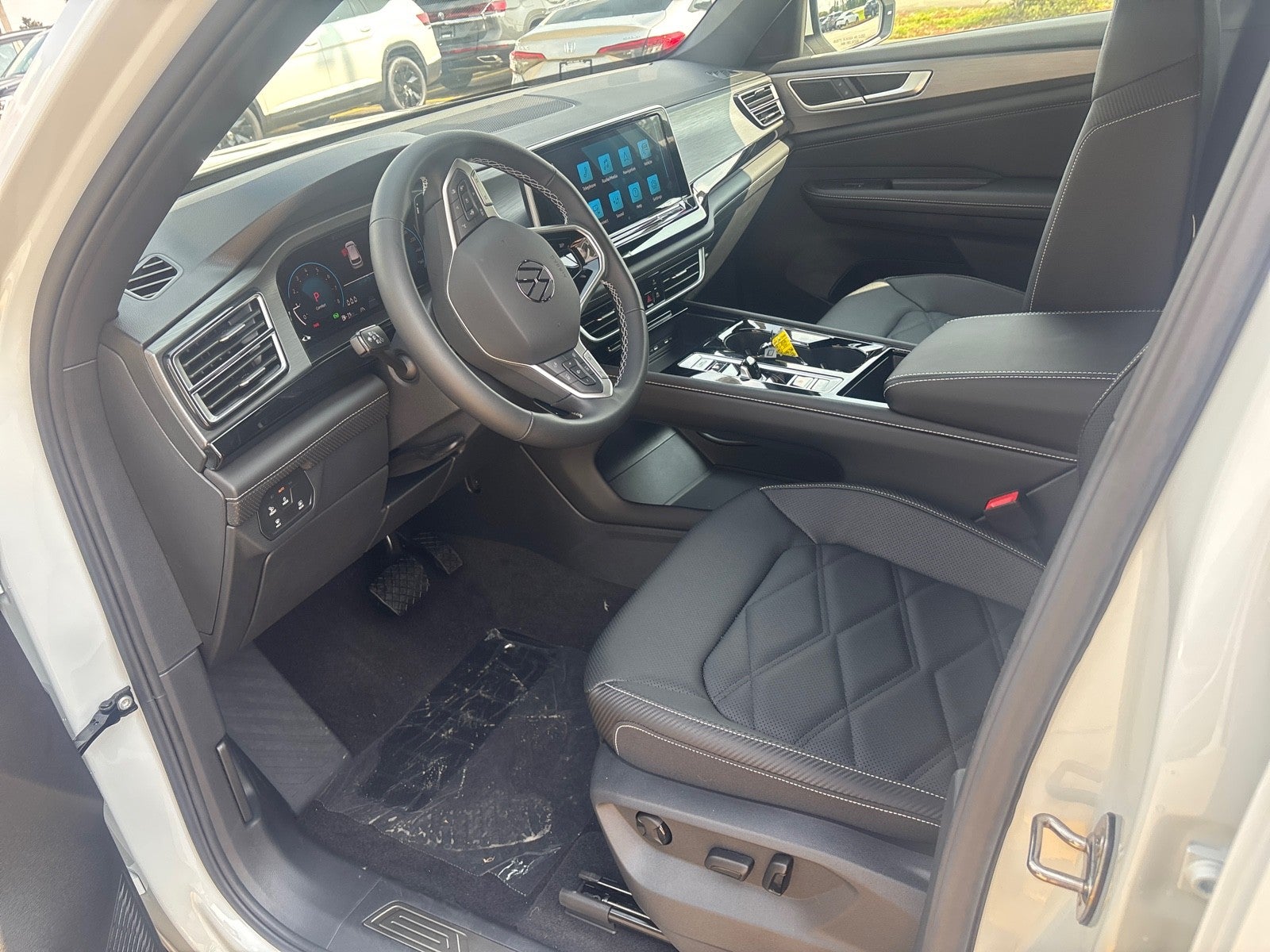 2026 Volkswagen Atlas Cross Sport 2.0T SE w/Technology