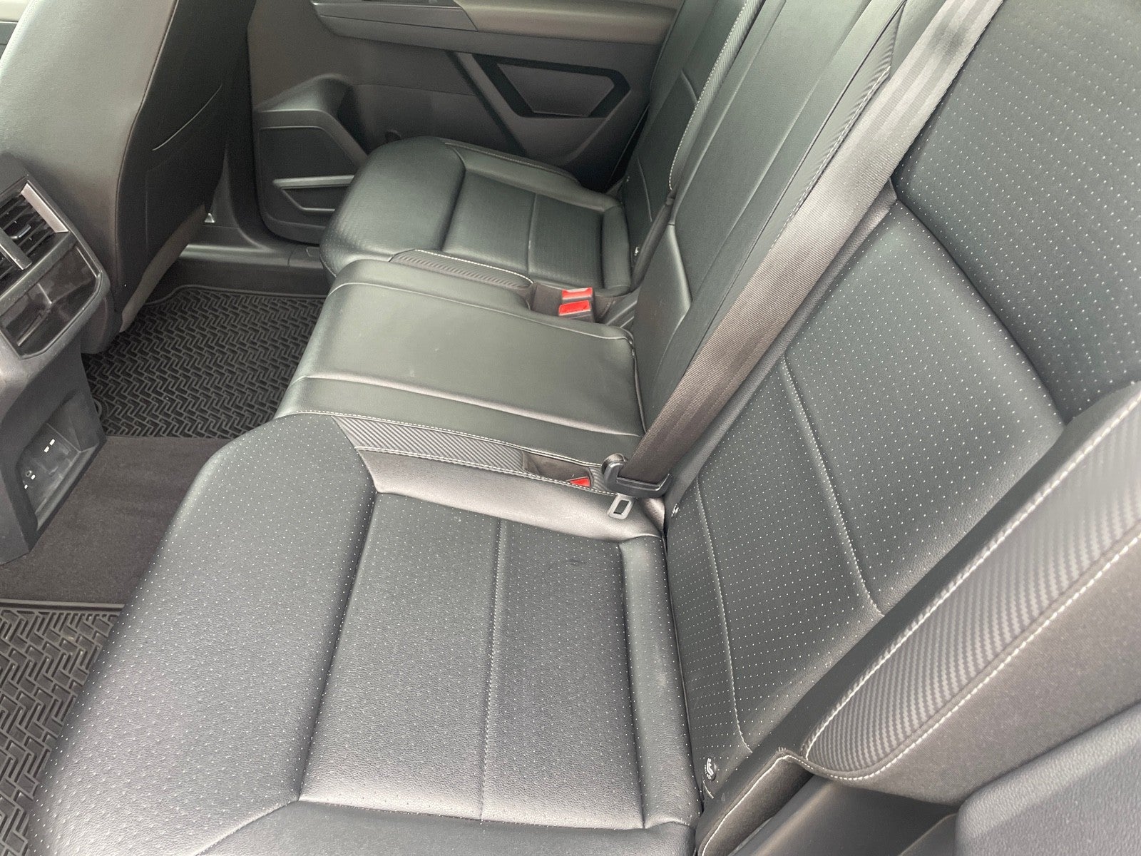 2022 Volkswagen Atlas Cross Sport 2.0T SE w/Technology