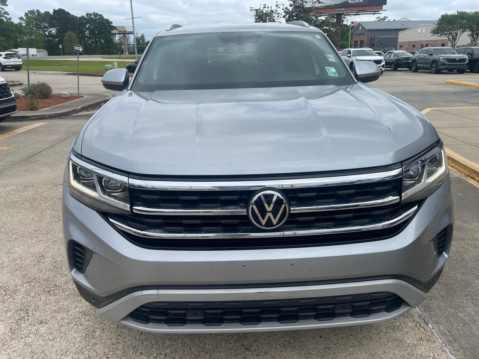 2022 Volkswagen Atlas Cross Sport 2.0T SE w/Technology