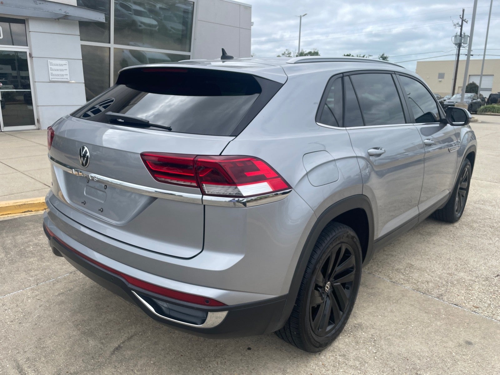 2022 Volkswagen Atlas Cross Sport 2.0T SE w/Technology