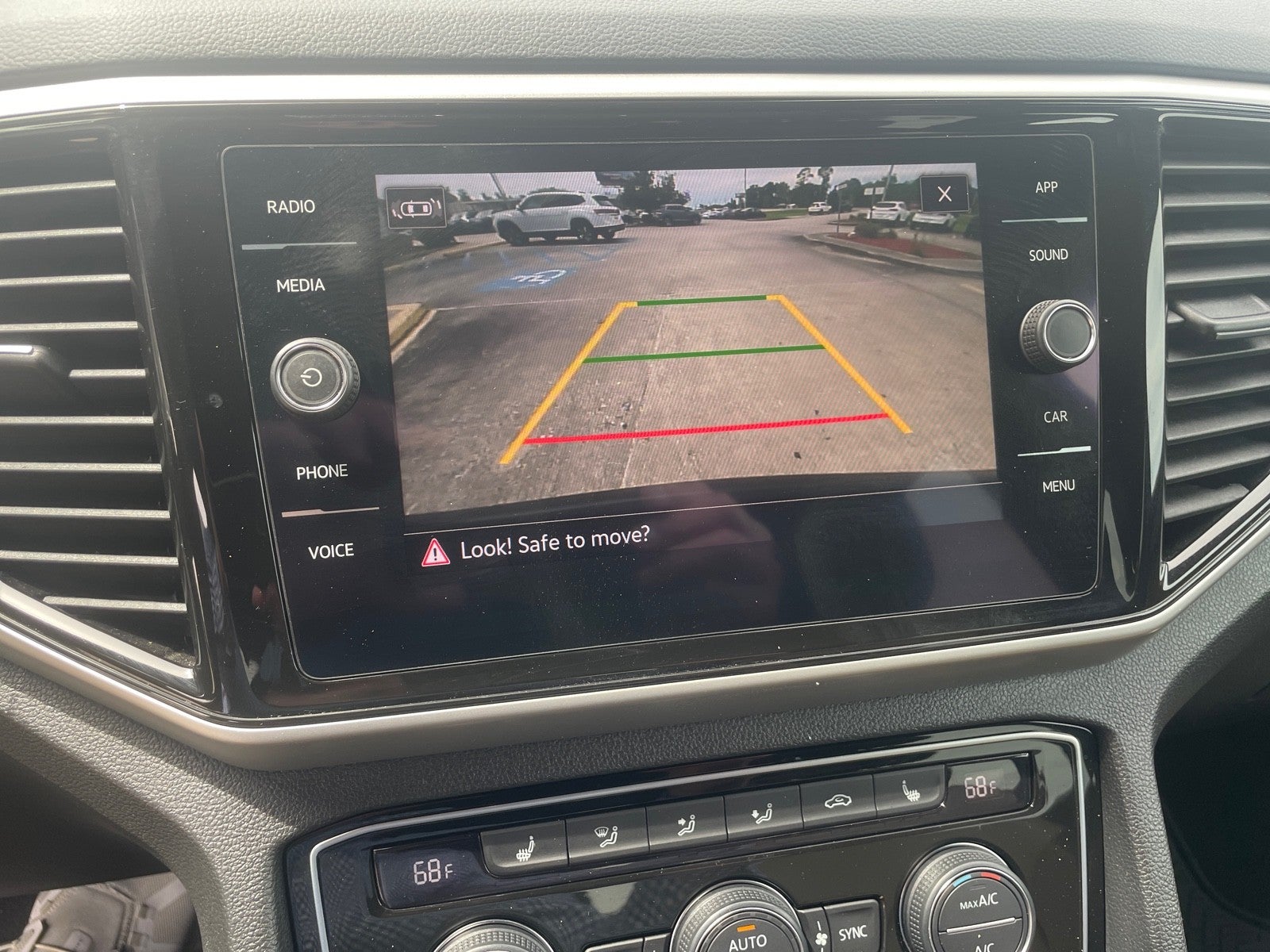 2022 Volkswagen Atlas Cross Sport 2.0T SE w/Technology