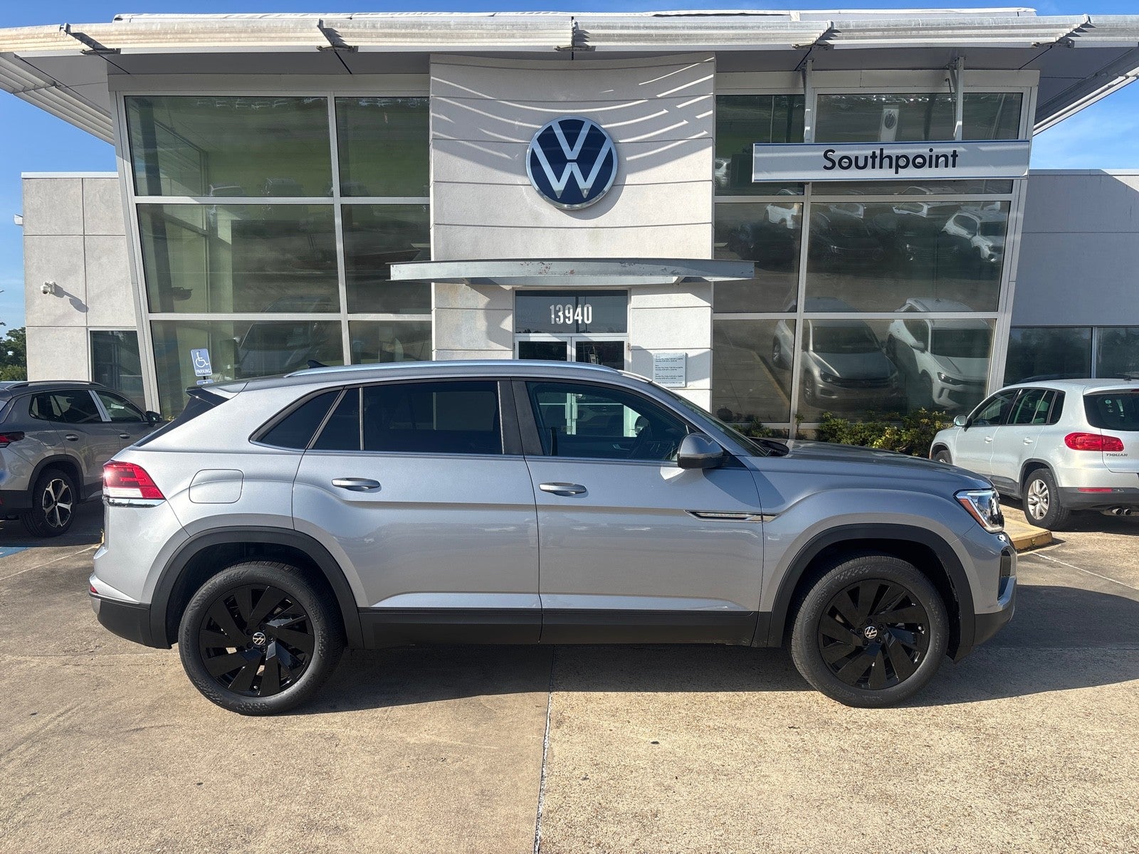 2026 Volkswagen Atlas Cross Sport 2.0T SE w/Technology