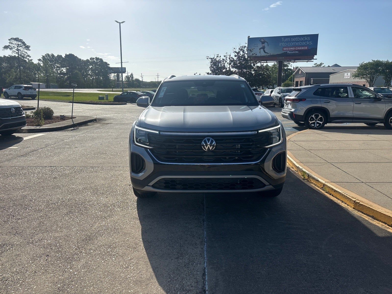 2026 Volkswagen Atlas Cross Sport 2.0T SE w/Technology