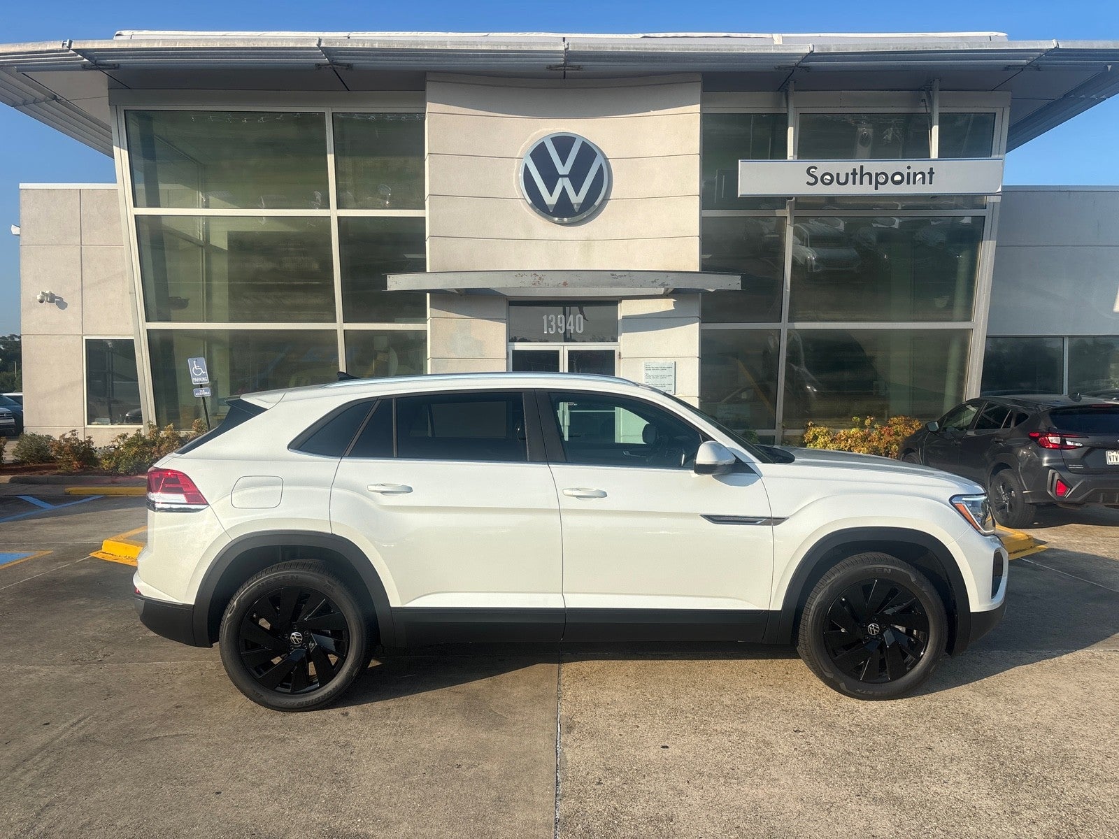 2026 Volkswagen Atlas Cross Sport 2.0T SE w/Technology