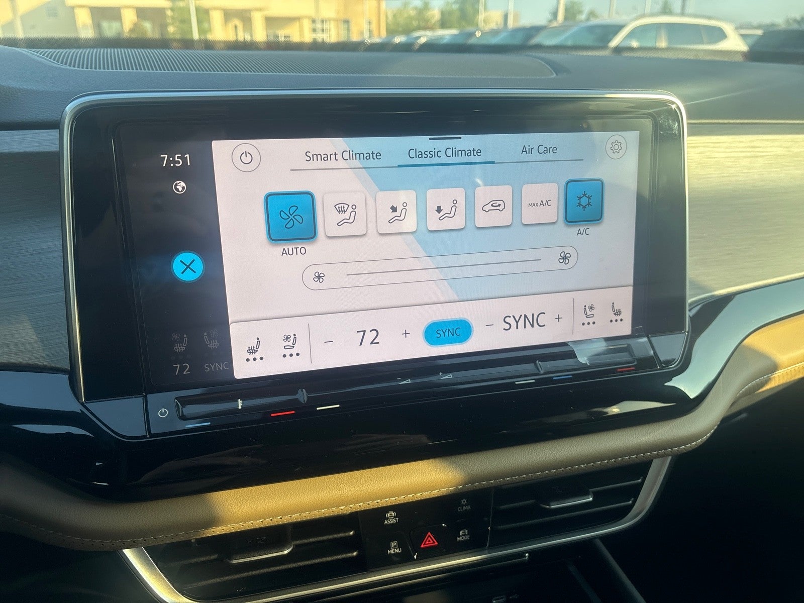 2026 Volkswagen Atlas Cross Sport 2.0T SE w/Technology