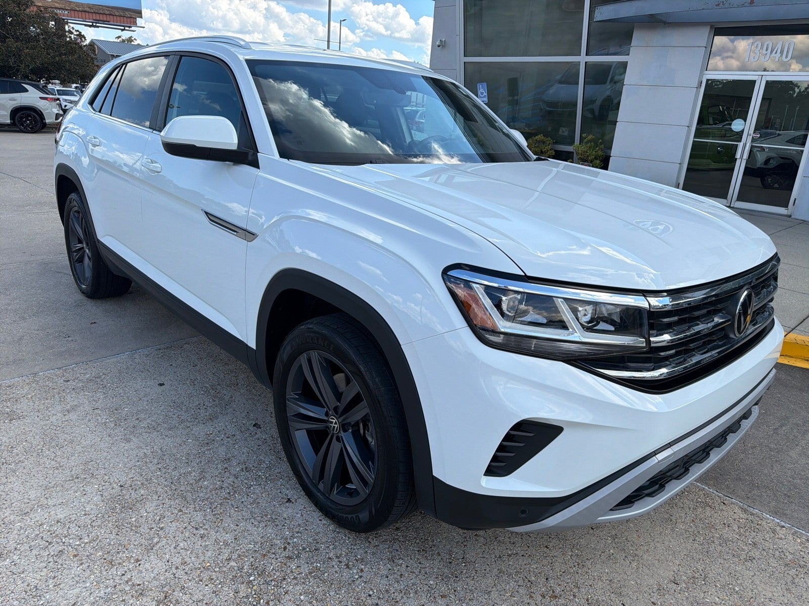 2023 Volkswagen Atlas Cross Sport 2.0T SE w/Technology
