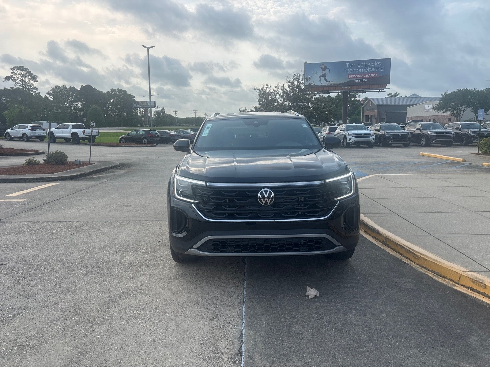2026 Volkswagen Atlas Cross Sport 2.0T SE w/Technology