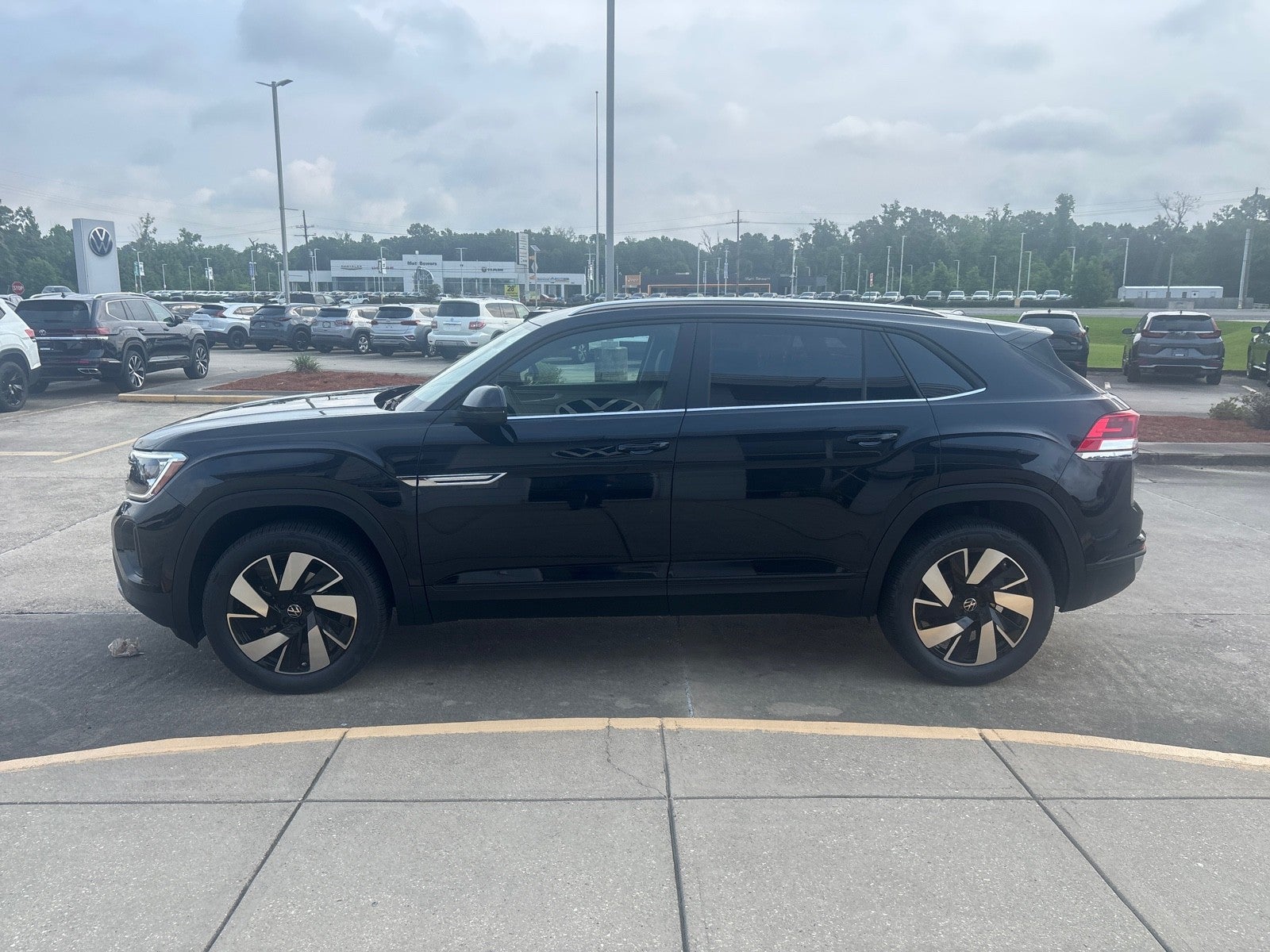 2026 Volkswagen Atlas Cross Sport 2.0T SE w/Technology