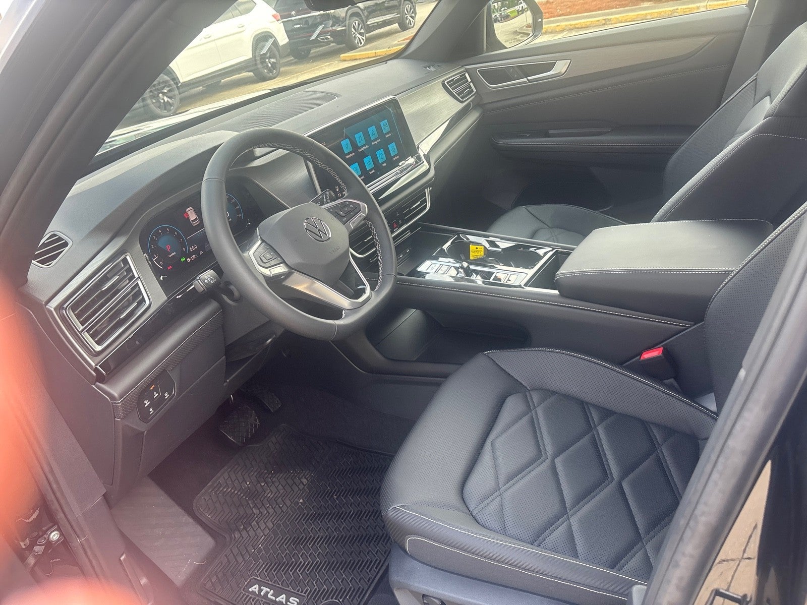 2026 Volkswagen Atlas Cross Sport 2.0T SE w/Technology