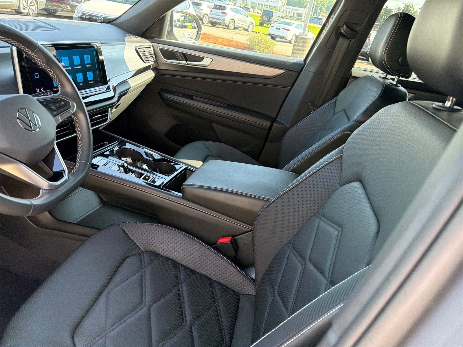 2024 Volkswagen Atlas Cross Sport 2.0T SE w/Technology