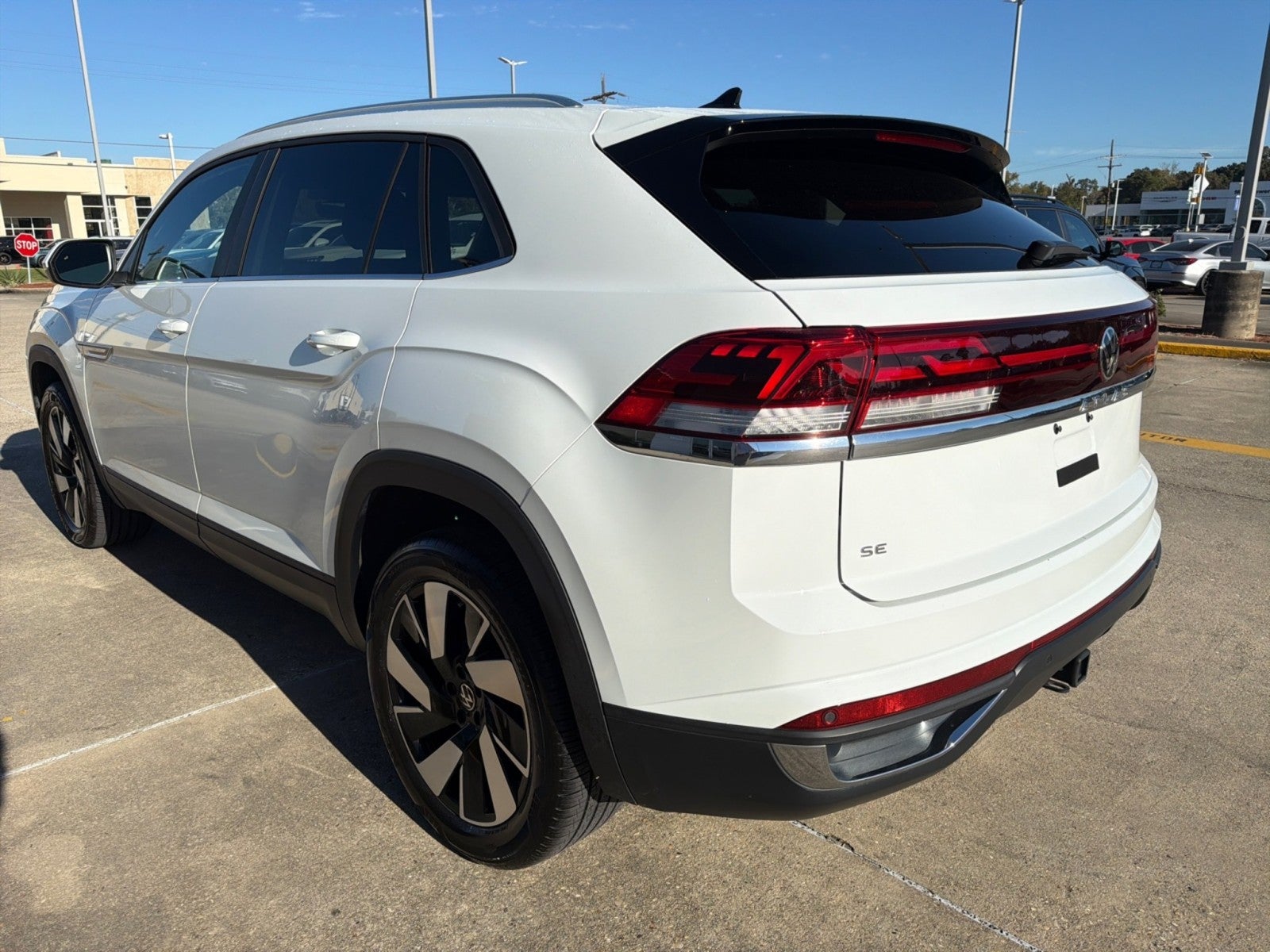 2024 Volkswagen Atlas Cross Sport 2.0T SE w/Technology