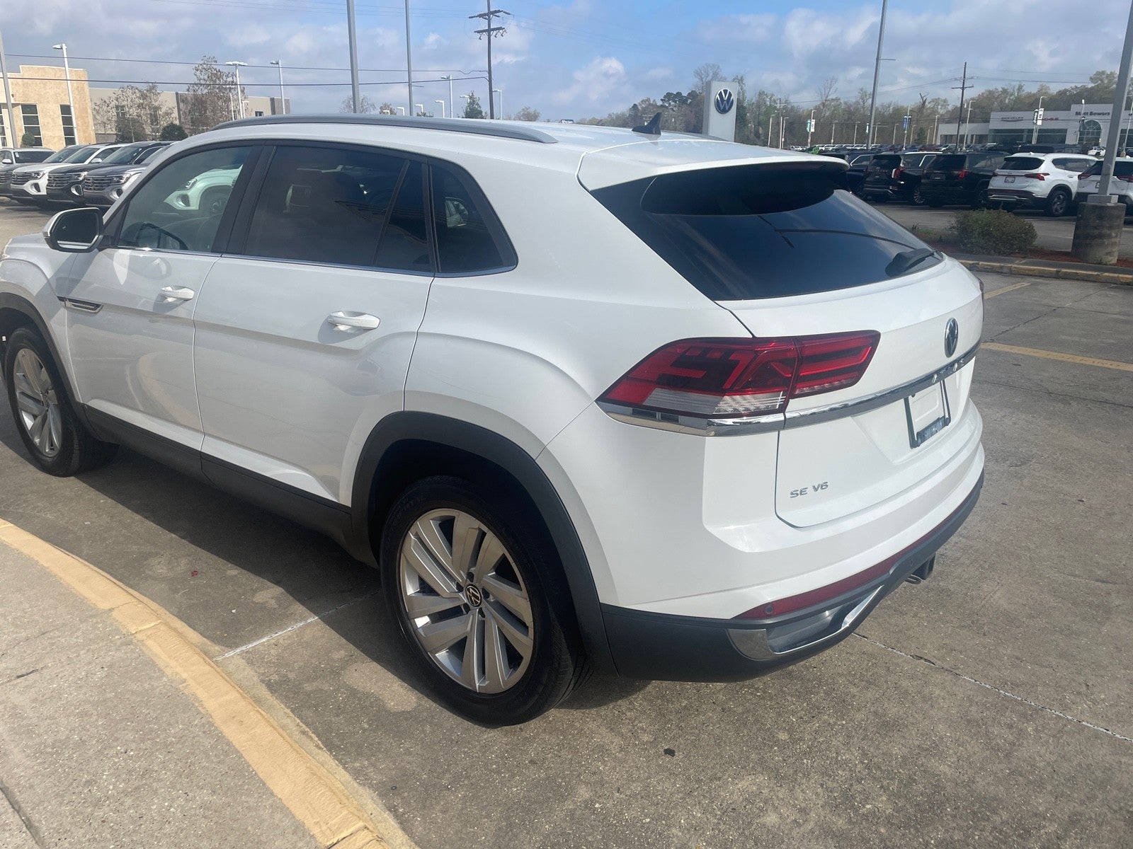 2021 Volkswagen Atlas Cross Sport 3.6L V6 SE w/Technology